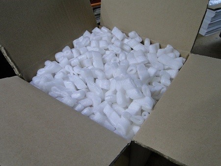 Remplissez le carton d'emballage pour vos haut-parleurs de polystyrene